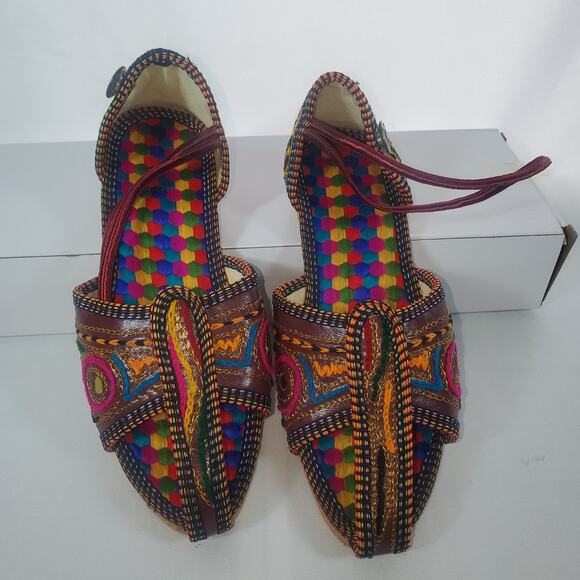 VTG Handmade Leather Embroidered Ethnic Colorful Kids Sandals Size 5 - Picture 1 of 9